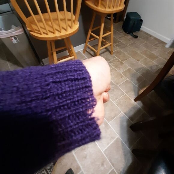 Vintage Garland 100% Wool V Neck Purple Sweater Small - Picture 9 of 9